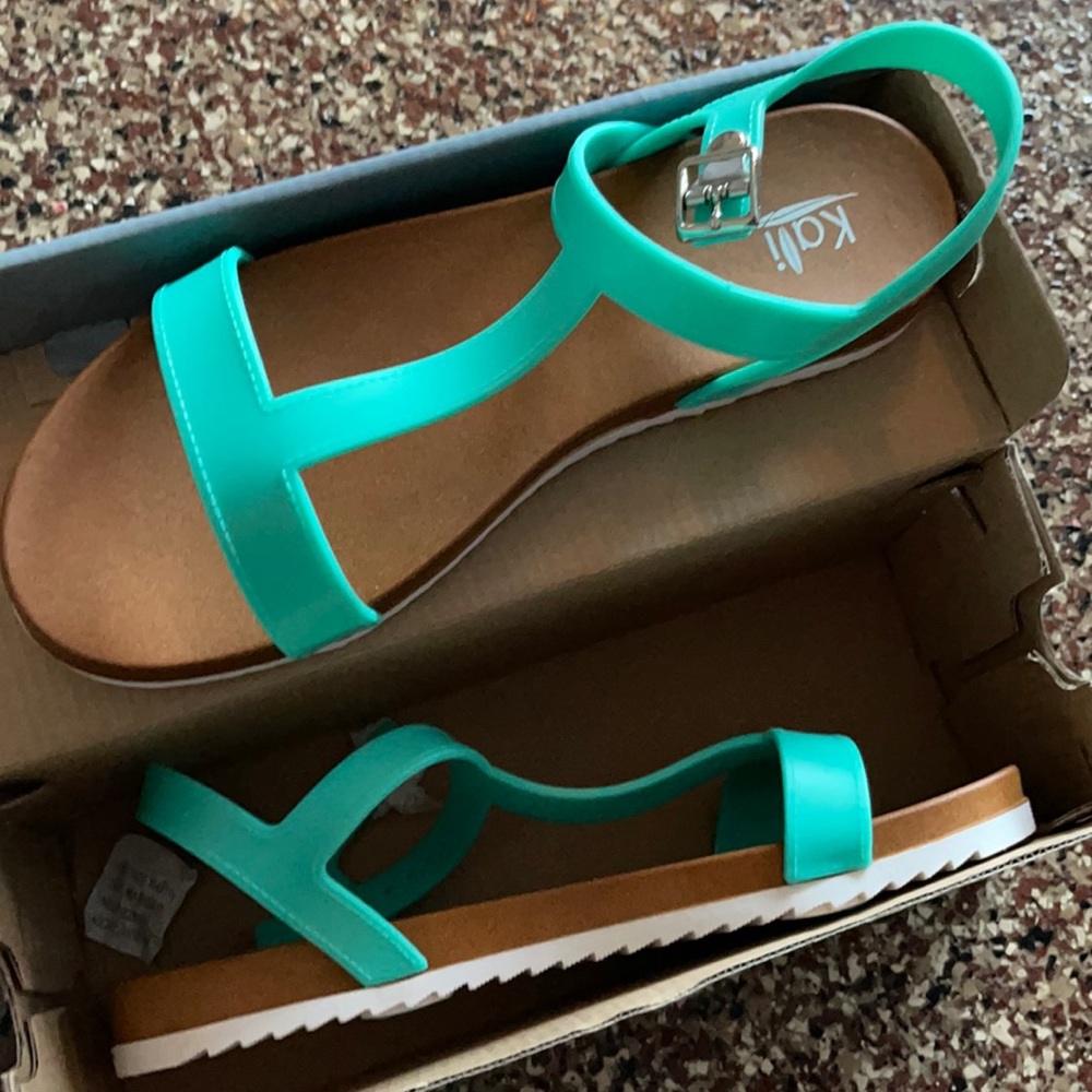 NWT Woman Size 9 Sandal
